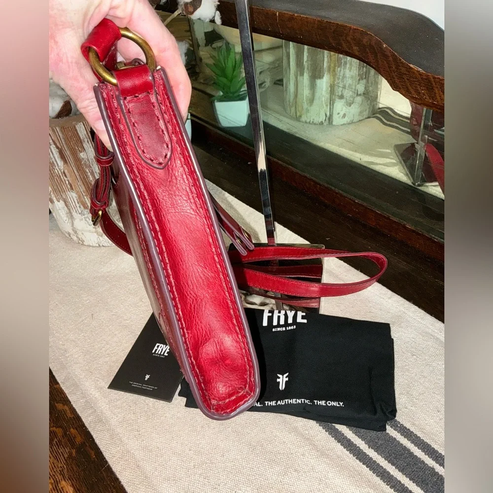 NWT Frye Leather Melissa Zip Top Saddle Crossbody Berry Lacquer Red MSRP $198
